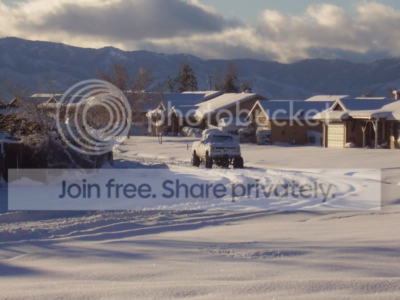 SNOWTRUCKO8003.jpg