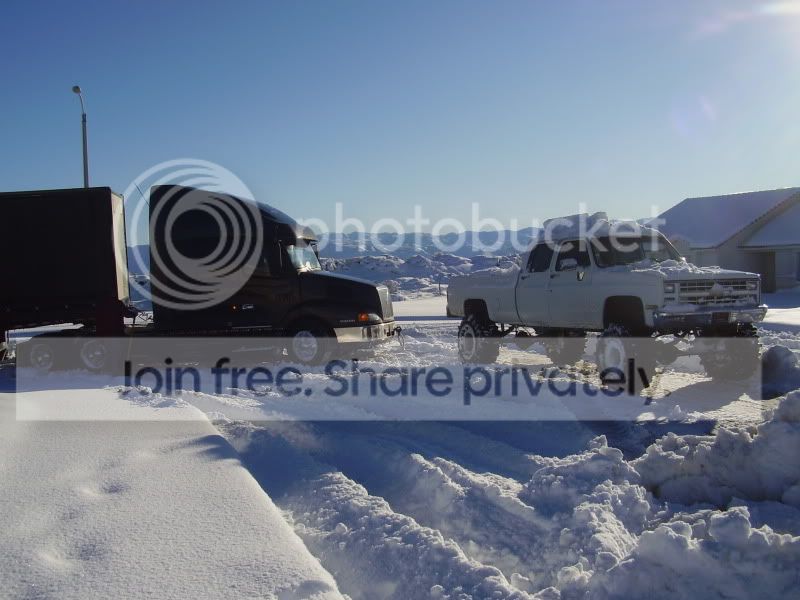 SNOWTRUCKO8010-1.jpg
