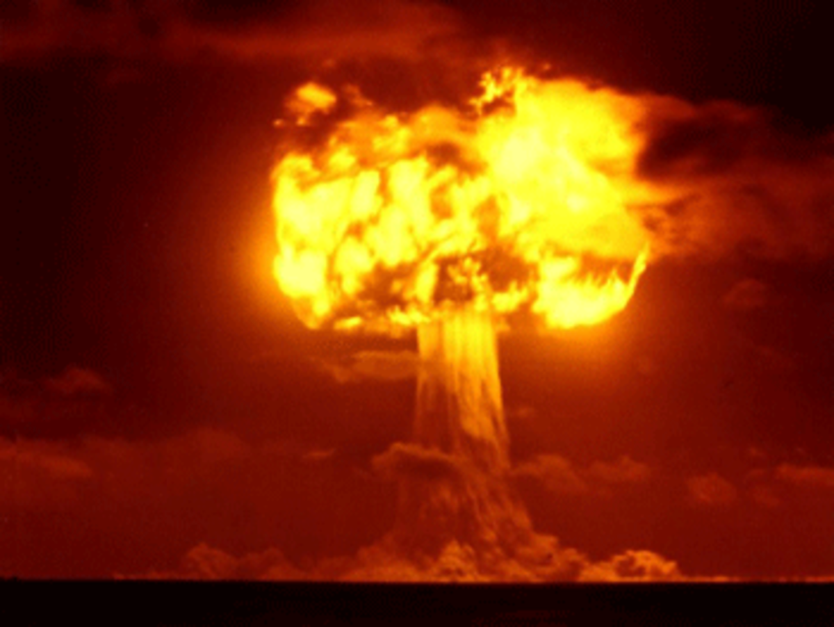 nuclear-bomb-explosion.gif