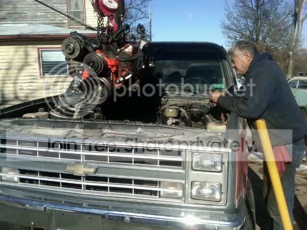 enginegoingin.jpg