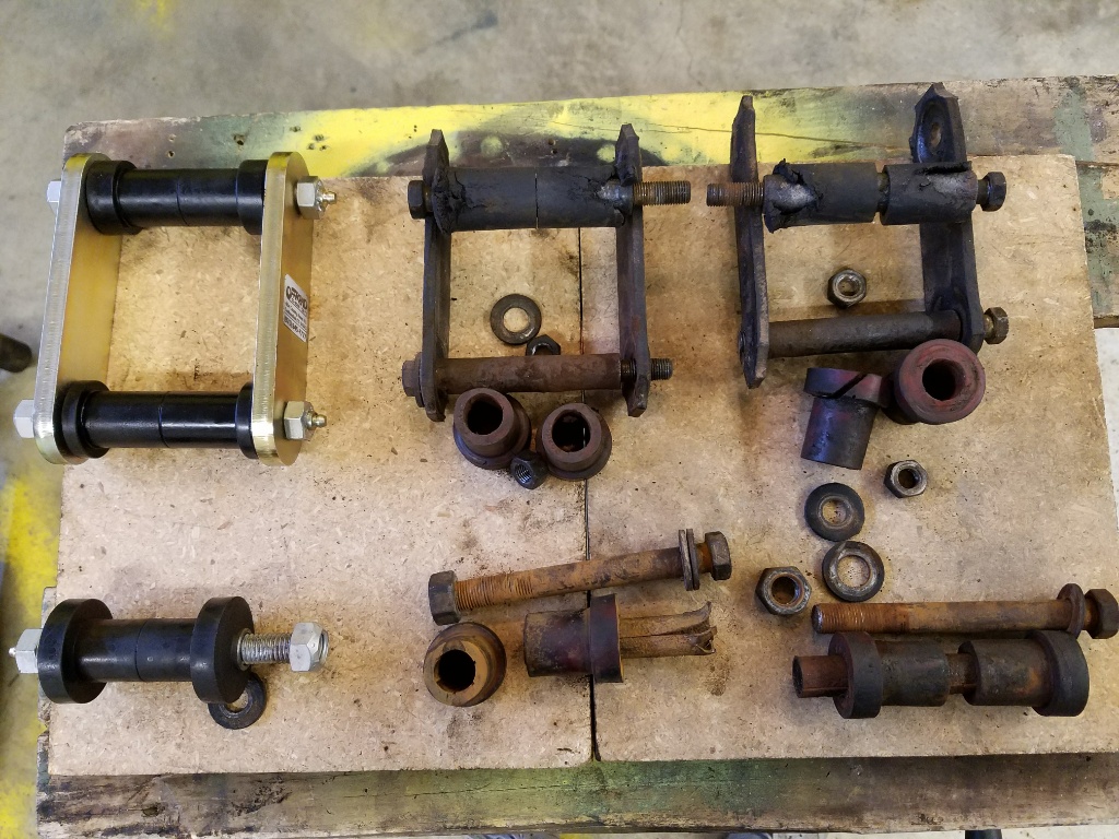 Spring_shackle_compare.jpg